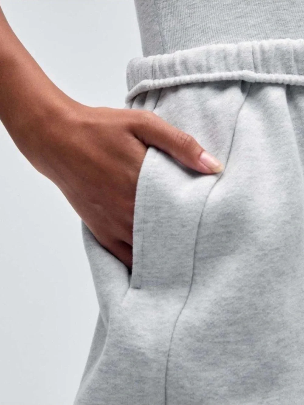 Scuba Mid-Rise Oversized Jogger *Regular Heathered Core Ultra Light Gray XS 4/6